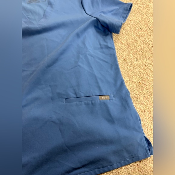 Figs scrub top - Picture 5 of 5